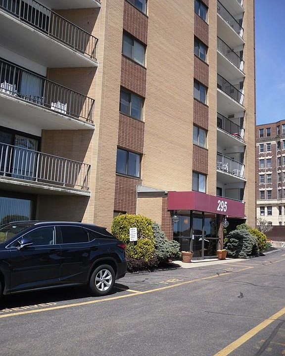 1st image of 295 Lynn Shore Dr APT 306