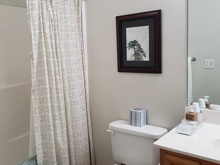 102 Jamestown Ct — Photo 9