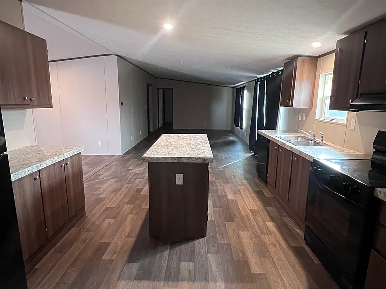 639 Cimmarron Trl — Photo 5
