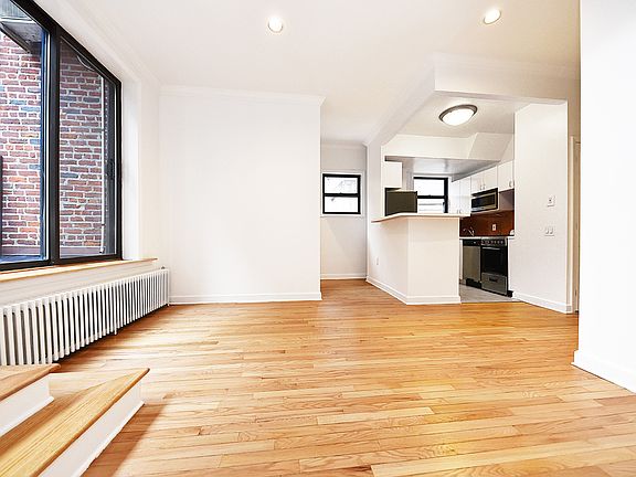 4th image of 38 E 58th St #6A