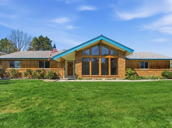 9917 W Whirlaway Dr, Boise, ID 83704