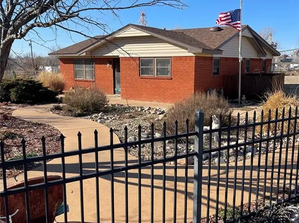 620 S Choctaw Ave, Geary, OK 73040