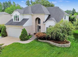5975 Redstone Ct, Ann Arbor, MI 48103