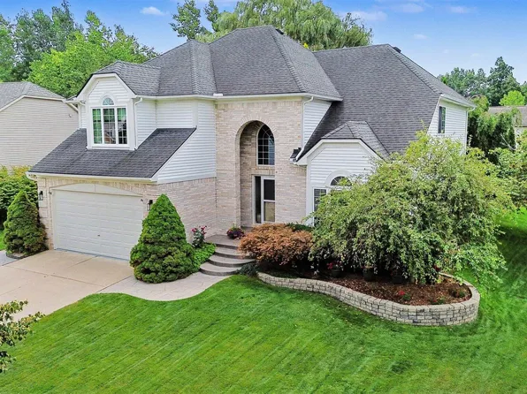 5975 Redstone Ct, Ann Arbor, MI 48103