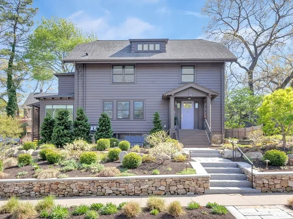 40 Holland Rd, Melrose, MA 02176