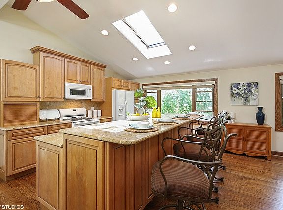 4th image of 5420 Fair Elms Ave