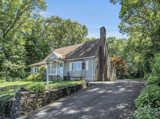 226 Sunderland Rd, Worcester, MA 01604