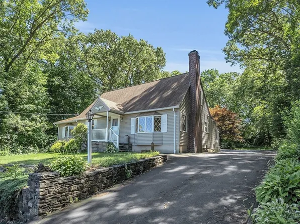 226 Sunderland Rd, Worcester, MA 01604
