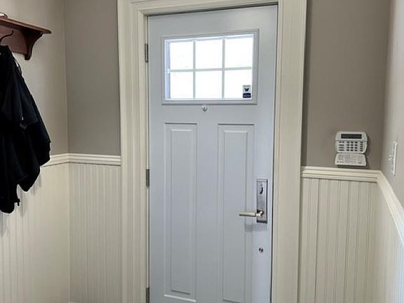 4th image of 86 Queen St