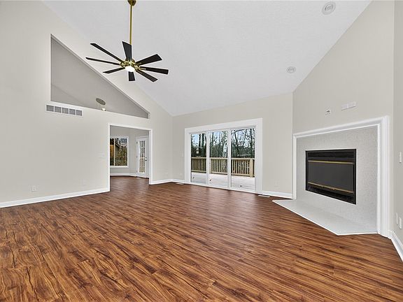 4th image of 811 Wind Bluff Point