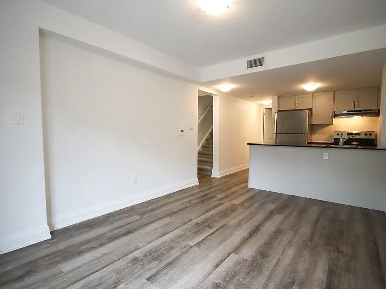 169 Lancaster St W #403 — Photo 24