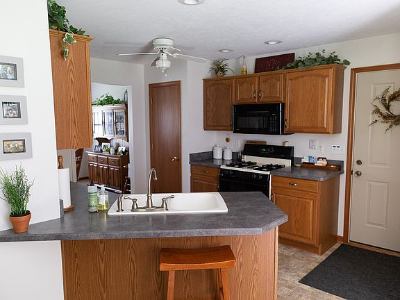 3rd image of 58618 Eller Dr
