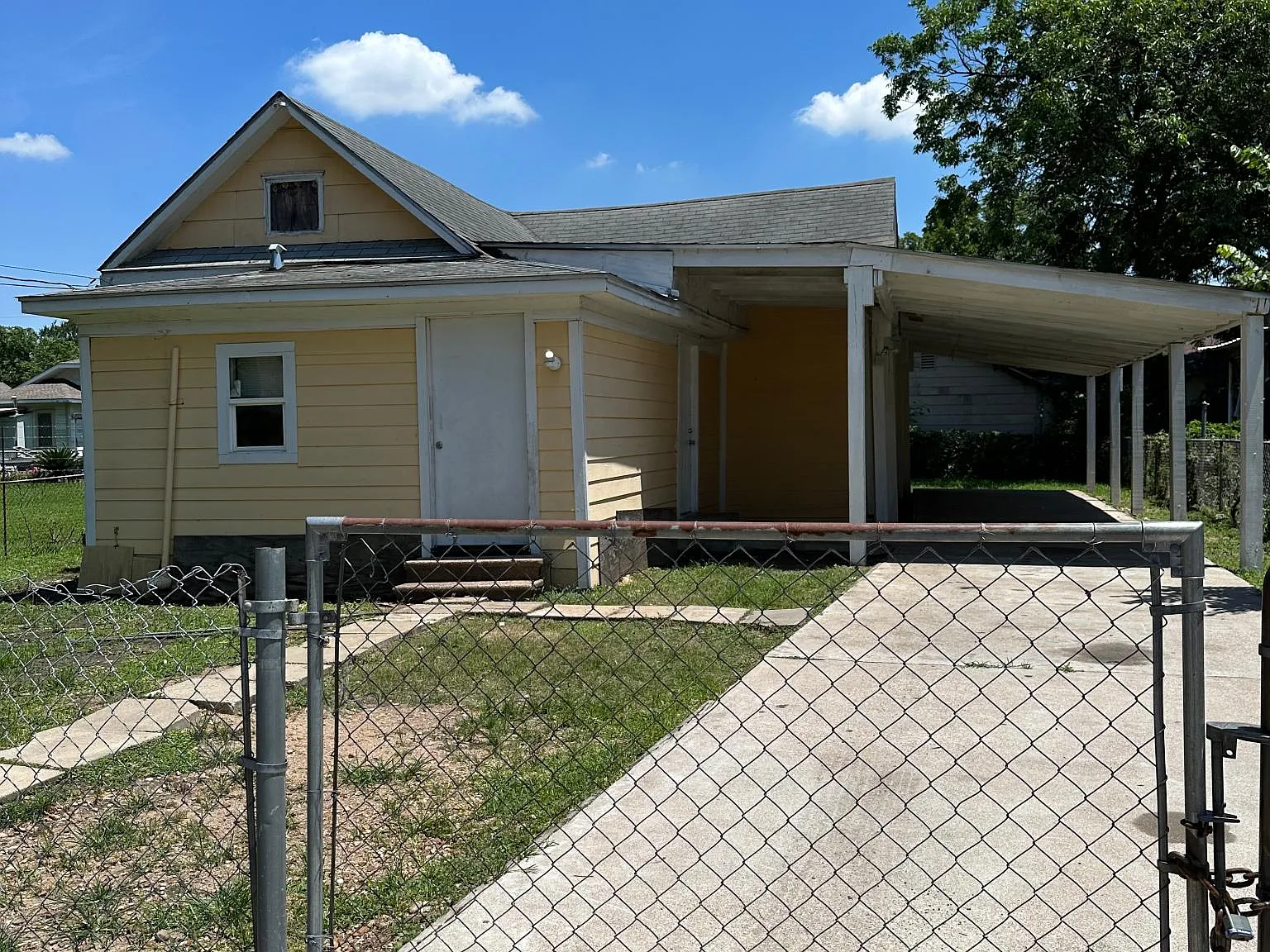 7733 Capitol St — Photo 1