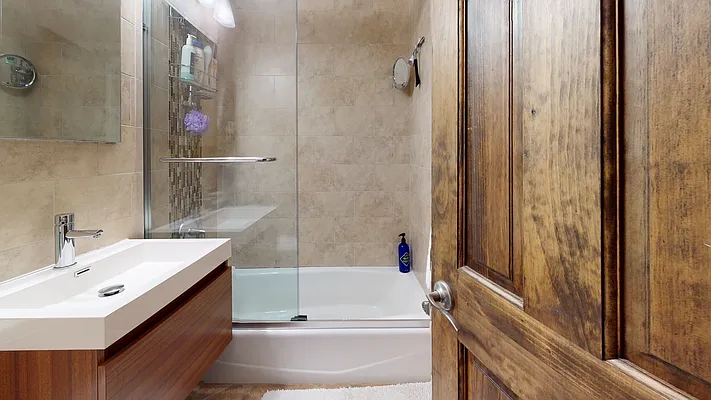 Rented by Bond New York | media 19