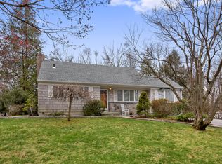 903 Fox Meadow Rd, Yorktown Heights, NY 10598