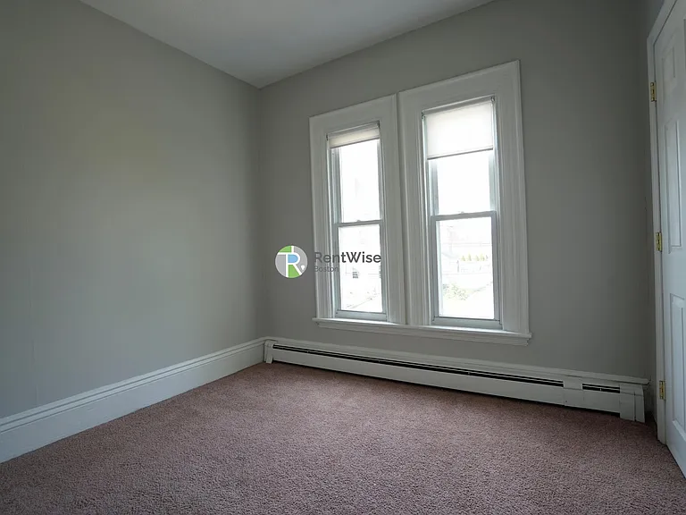 21 Mansfield St #2 — Photo 8