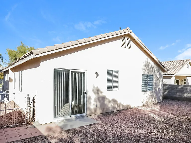 8253 Ten Gallon Ct — Photo 16