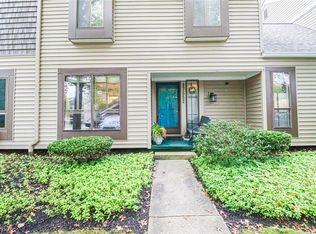 17552 Fairlawn Dr, Chagrin Falls, OH 44023