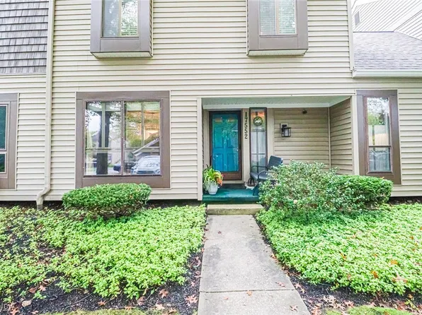 17552 Fairlawn Dr, Chagrin Falls, OH 44023