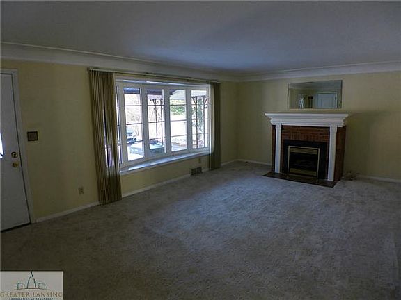 3rd image of 1405 Cherrylawn St