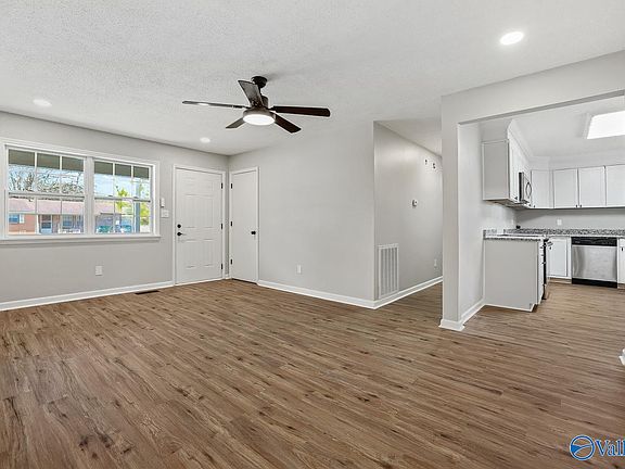 5th image of 5020 Rolling Hills Dr NW