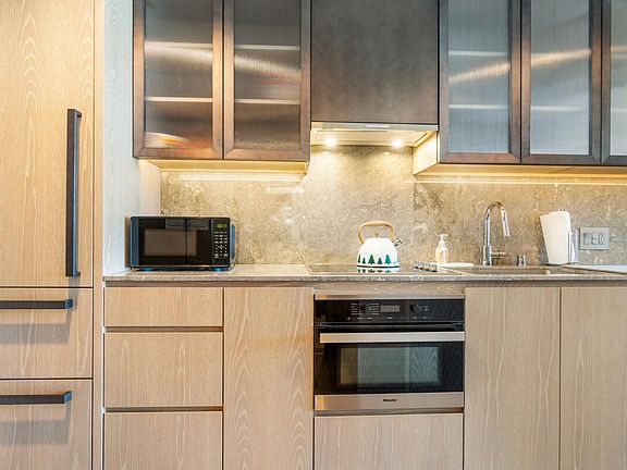 5th image of 1000 Auahi St Unit 1905