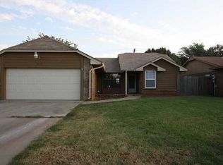 813 W Forster Dr, Mustang, OK 73064