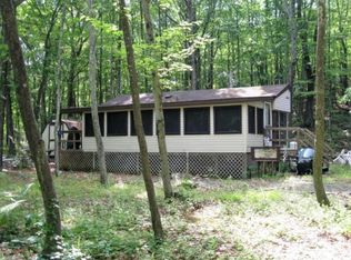423 Shohola Ln, Shohola, PA 18458