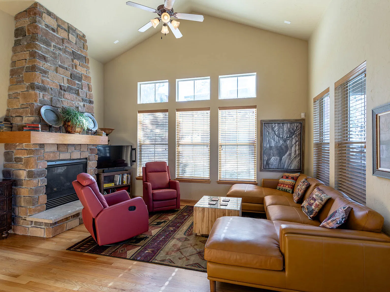 4 bed, 2309 sqft, $4,750 — Photo 2