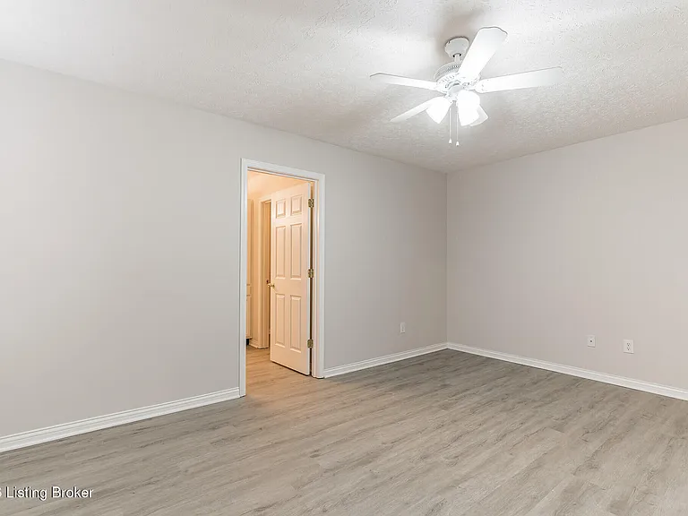 7121 Blue Stream Ct — Photo 14