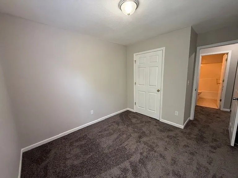 7043 Brookview Crk — Photo 32