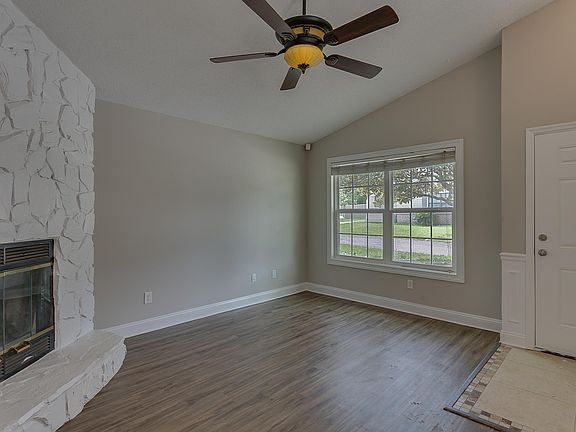4th image of 1323 Gettysburg Dr #B