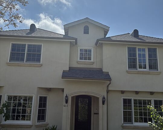 2nd image of 603 N Las Palmas Ave
