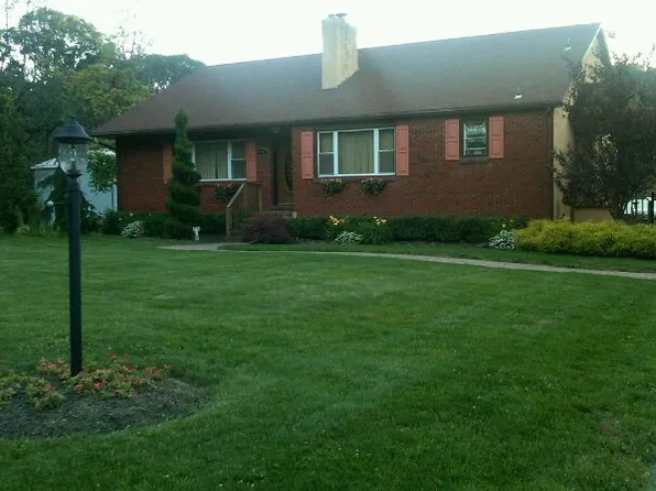 1597 Janvier Rd, Williamstown, NJ 08094