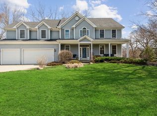 2726 Russett Rd, McHenry, IL 60050