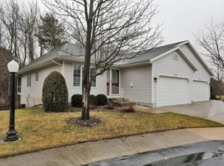 17060 Grandview Dr, Spring Lake, MI 49456