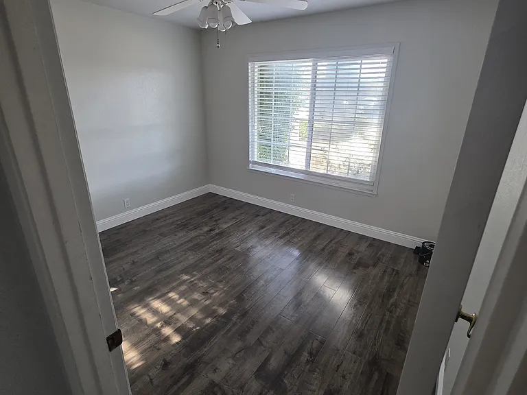 928 Sage Ct — Photo 10