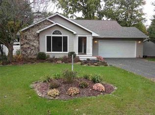 855 Mary Dr, Lapeer, MI