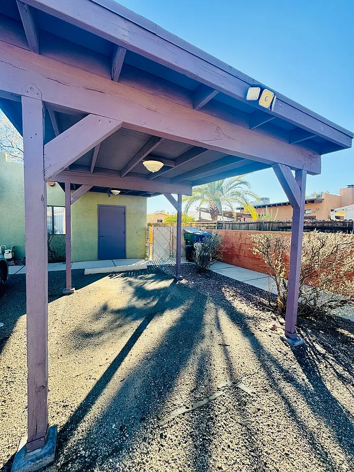 Building Photo - 3420 E Flower St #5