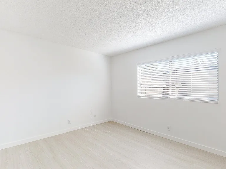 Saddleback Ranch Apartments — Photo 20
