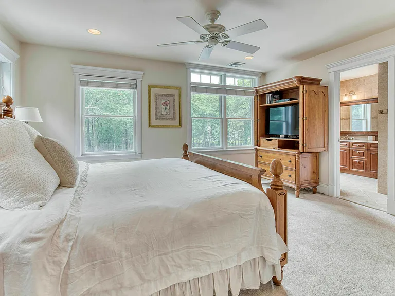 15 Sandown Ct — Photo 8
