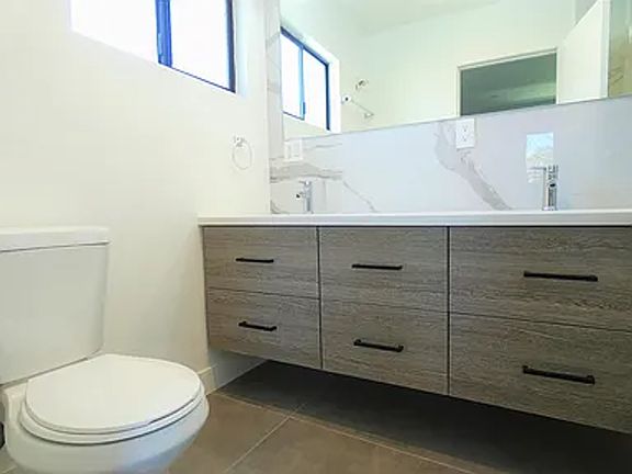 3rd image of 1347 N Stanley Ave #1