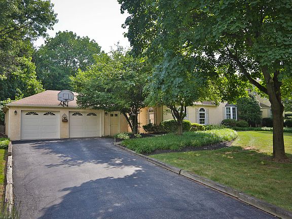 3rd image of 44 S Forge Manor Dr