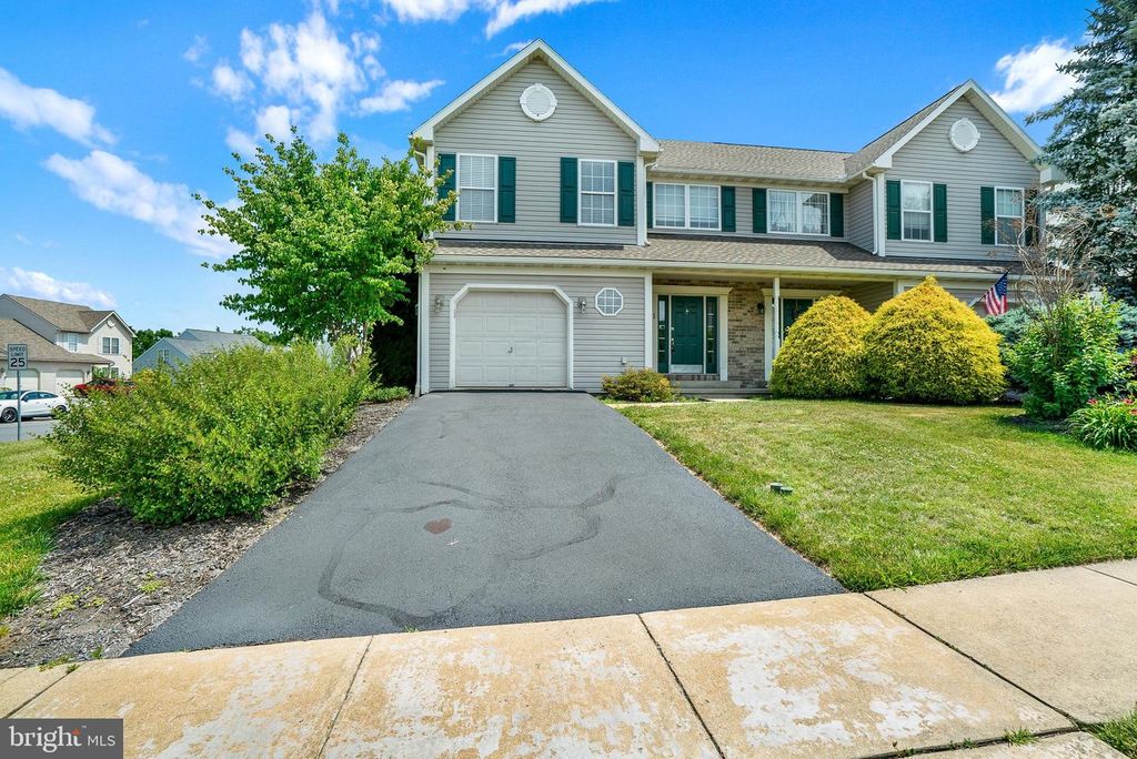 1 Ontario Dr, Sinking Spring, PA - View 3