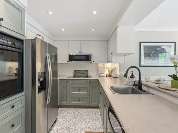 180 Clairmont Rd, Gravenhurst, ON P1P 1H9