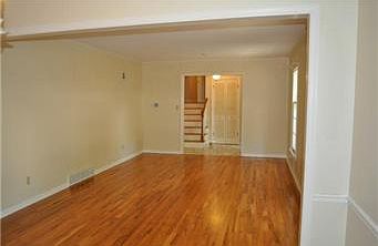 3rd image of 10901 Virginia Ave