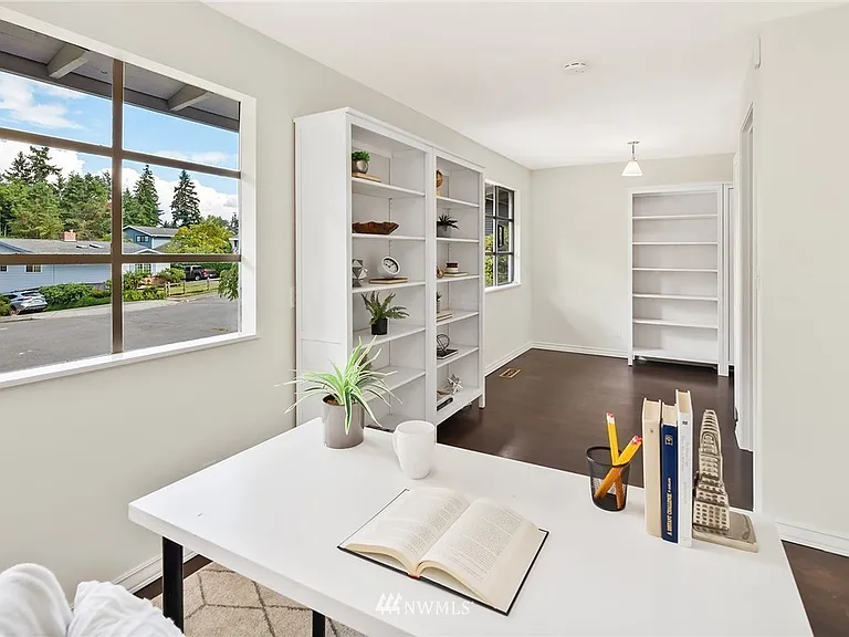 12325 24th Ave NE — Photo 18