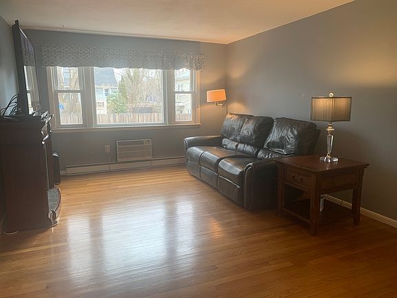 3rd image of 462 Nahatan St APT B3