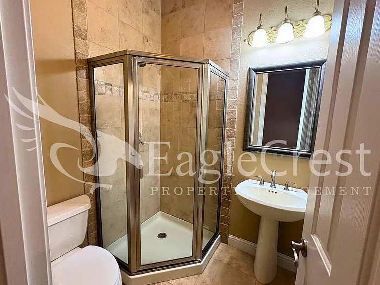 44 Vinehill Dr — Photo 35