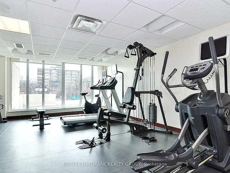 234 Rideau St #209 — Photo 13